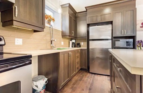 Brossard Apartment | *Stylish quiet clean-Entire unit separate entrance