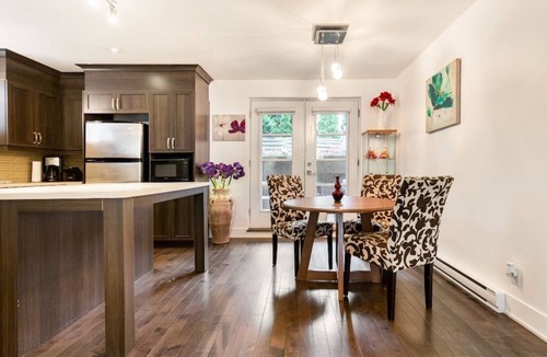 Brossard Apartment | *Stylish quiet clean-Entire unit separate entrance