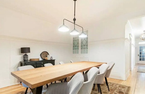De Lorimier Apartment | Stylish, Spacious and Cozy with Private Parking