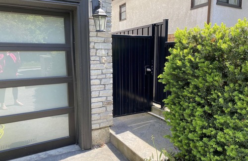 Riley Park-Little Mountain House | Stylish suite steps from trendy South Main St.