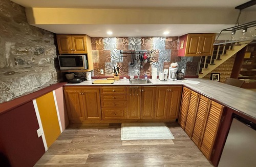 South End Apartment | Stylish unit in Victorian house located on South Park Street. Private Garden.