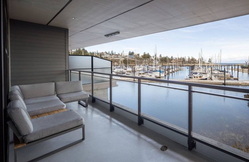 Regional District of Nanaimo Condo | Suite 112 · Suite #112: Contemporary Oceanfront Accommodation