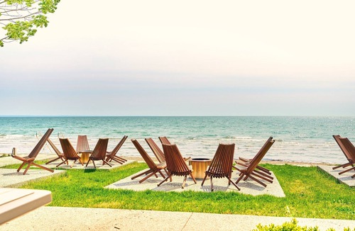 Wainfleet Cottage | Suite 210: Beautiful 3-Bedroom Beachfront Townhouse