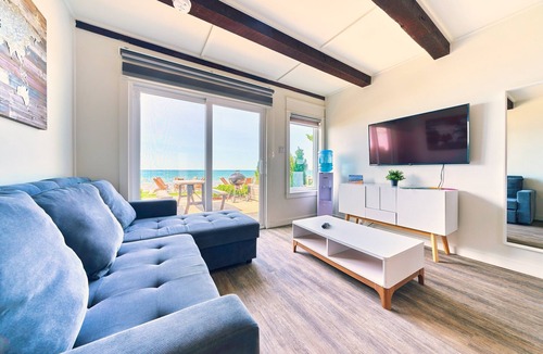 Wainfleet Cottage | Suite 211: Beautiful 3-Bedroom Beachfront Townhouse