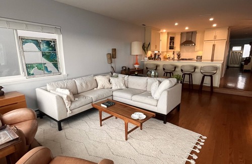 White Rock House | Suite home in the Rock!