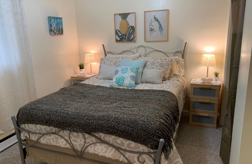 Red Deer Apartment | Suite Verde - Relaxing 2 Bedroom