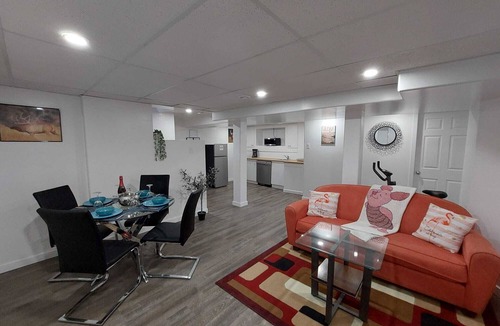 Winnipeg House | Suite with facilities to make you feel at home