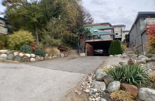 White Rock House | Suite with ocean view patio, three blocks to pier.