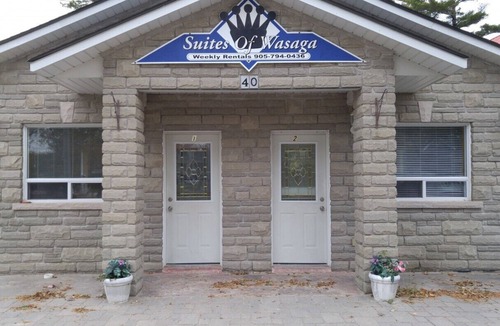 Wasaga Beach Cottage | Suites of Wasaga Beach Area 2 - mins walk Beach 1