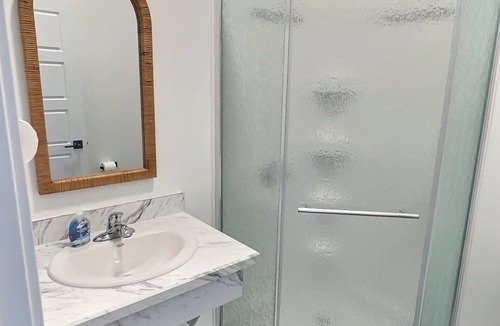 Brandon Apartment | Summer Suite - Pet Friendly - Duke's Place