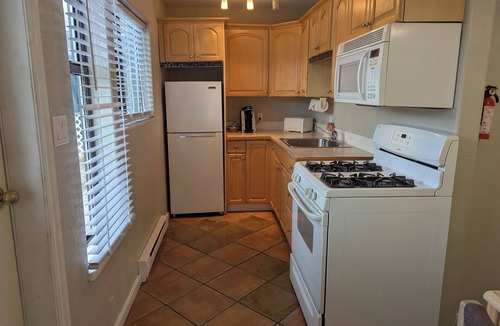 Okanagan-Similkameen Hotel | Summerland Motel