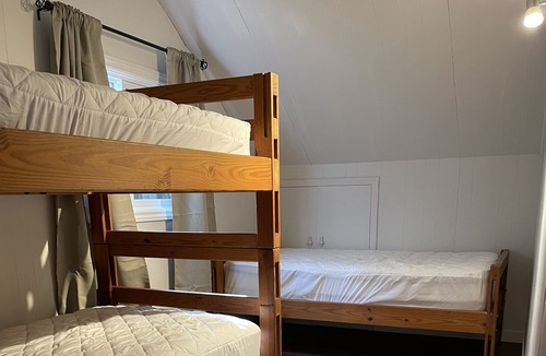 Madawaska Valley Cottage | SUMMERSWIND COTTAGE on calm Wadsworth Lake!
