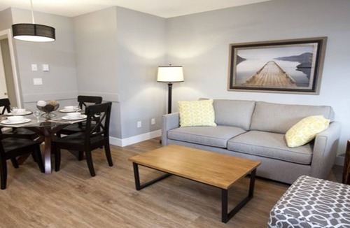 East Kootenay Condo | Sunchaser Vacation Villas at Riverside 1br Saturday check-in