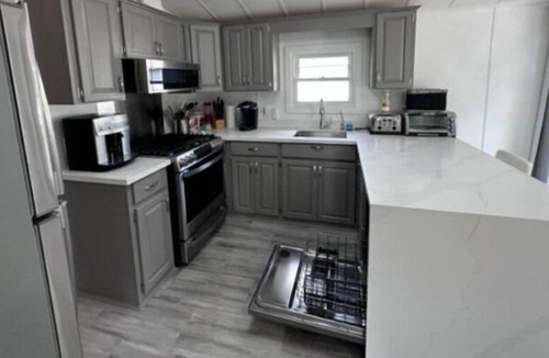 Sherkston Cottage | Sunny Beach Retreat at Sherkston Shores