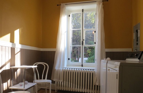 Lower Town Apartment | Sunny Condo In The Heart Of Old Québec