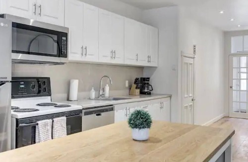 Gay Village Apartment | Sunny Getaway in Heart of Montreal