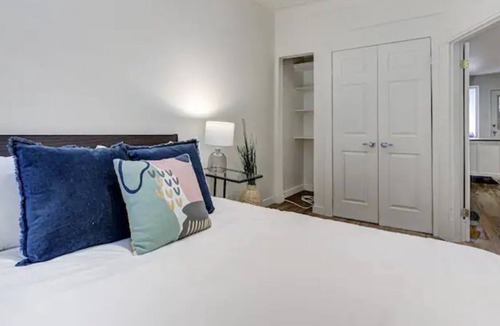 Gay Village Apartment | Sunny Getaway in Heart of Montreal