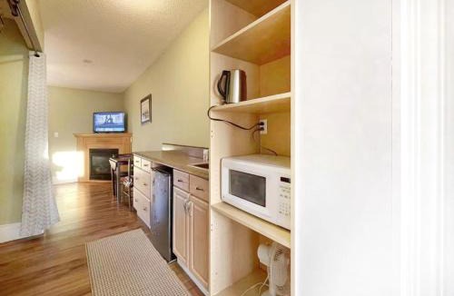Saugeen Shores Hotel | Sunny Motel Port Elgin