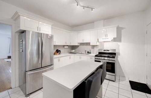 Upper Beaches House | Sunny Multi Level House Close To Beach!