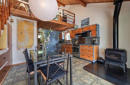 Fanny Bay House | Sunny Shores Beach House w/Mountain Views