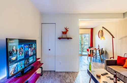 Hochelaga Apartment | Sunny Top-Floor Apartment Near Metro & Shopping!
