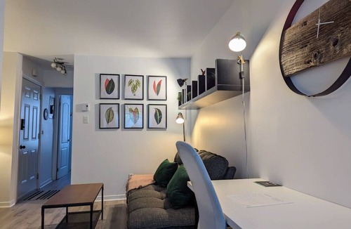 Hochelaga Apartment | Sunny Top-Floor Apartment Near Metro & Shops