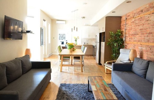 Plateau Mont Royal Apartment | Sunny Top Floor - Terrace - 4 bedrooms + 3 bathrooms - WiFi + possible parking!