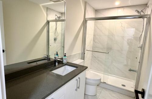White Rock House | Sunny White Rock 2BR, Steps to Sand, Brand New Stay