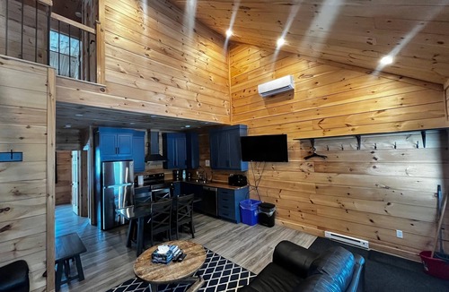 Terra Nova Ski Chalet | Sunset Chalet #4 Super 4 Bedroom, Sleeps 8 Two Full Bathroom Kitchen-Living area