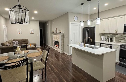 Fort Gary House | Sunset chalet in bridgewater
