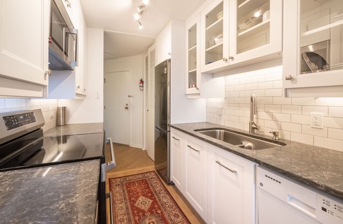 James Bay Condo | Sunset Haven - Study with Desk, Great City Views, Indoor Pool