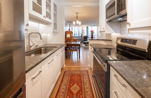 James Bay Condo | Sunset Haven - Study with Desk, Great City Views, Indoor Pool