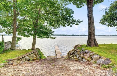 Venise-en-Quebec Villa | Sunset Heaven - Modern Lake House with Spa