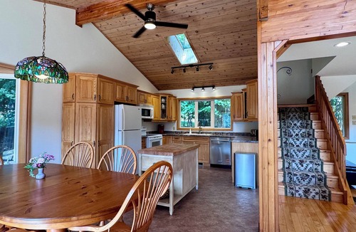 Bala Cottage | Sunset Shores Muskoka