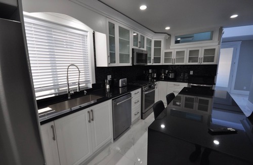 Sunset Apartment | Sunset Views Luxury 4 Bedroom Castle Home