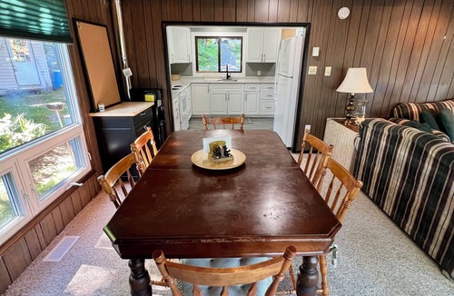 Dunchurch Cottage | Sunshine Dock at Whitestone