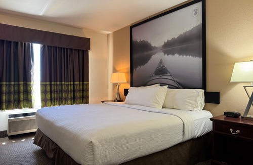 High River Hotel | Super 8 by Wyndham High River AB