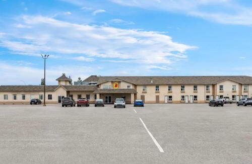 Meadow Lake Hotel | Super 8 by Wyndham Meadow Lake