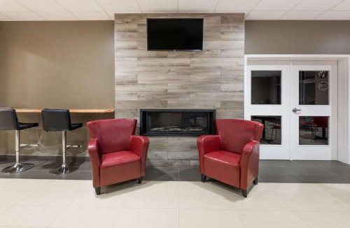 Mont-Laurier Hotel | Super 8 by Wyndham Mont Laurier