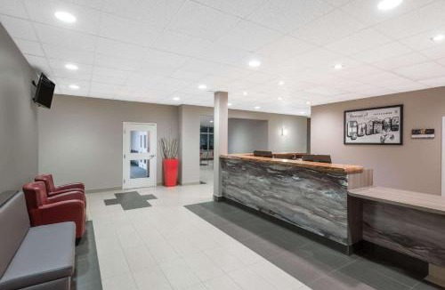 Mont-Laurier Hotel | Super 8 by Wyndham Mont Laurier
