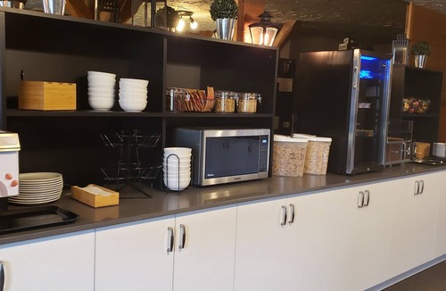 Spruce Grove Hotel | Super 8 by Wyndham Spruce Grove