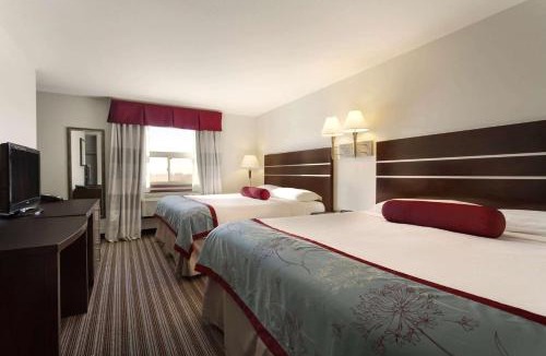 Saskatoon Downtown Hotel | Super 8 by Wyndham Saskatoon Near Downtown