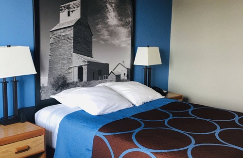 Swift Current Hotel | Super 8 by Wyndham Swift Current