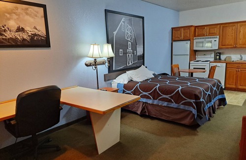 Three Hills Hotel | Super 8 by Wyndham Three Hills AB