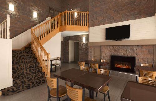 Timmins Hotel | Super 8 by Wyndham Timmins ON