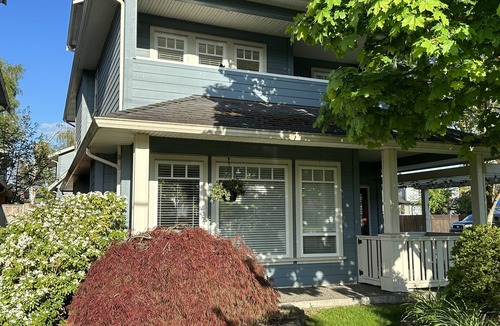 Delta House | Super Cozy 5 Bedroom Entire House in Ladner
