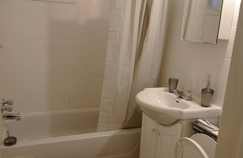 Verdun Apartment | Superb, comfortable 3-bedroom condo-near metro