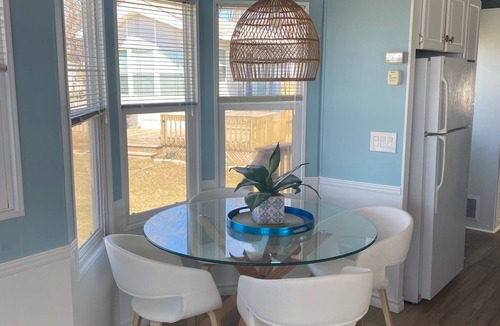 Sherkston Cottage | Surfside On The Rocks