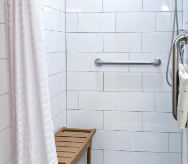 Salt Spring Island Apartment | Swallow's Perch Guest Suite