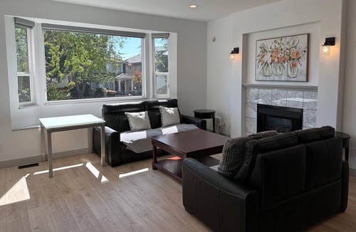 Fraserview House | Sweet Room In Vancouver